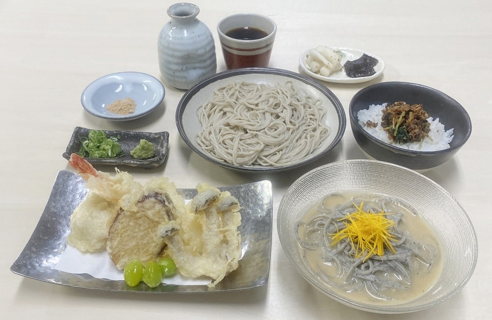 秋麗