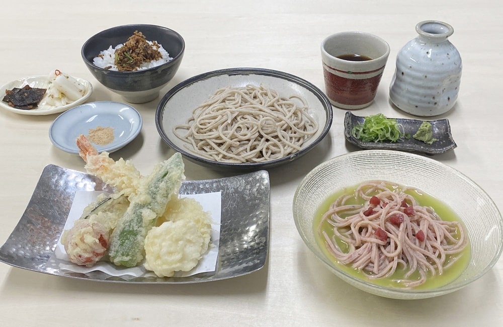 梅彩