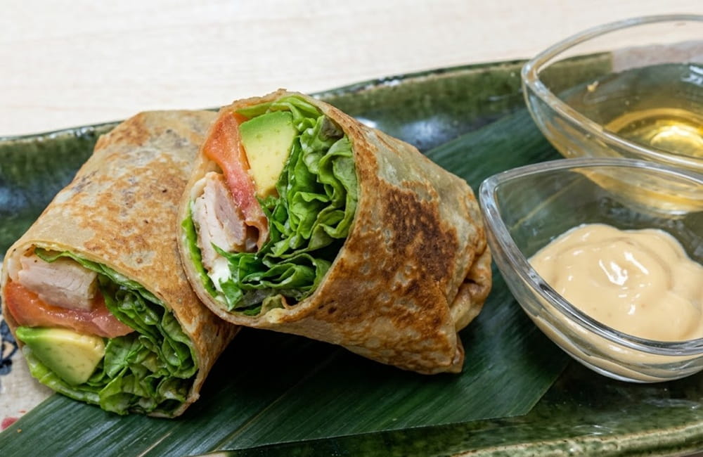 鶏肉と野菜のガレットロール