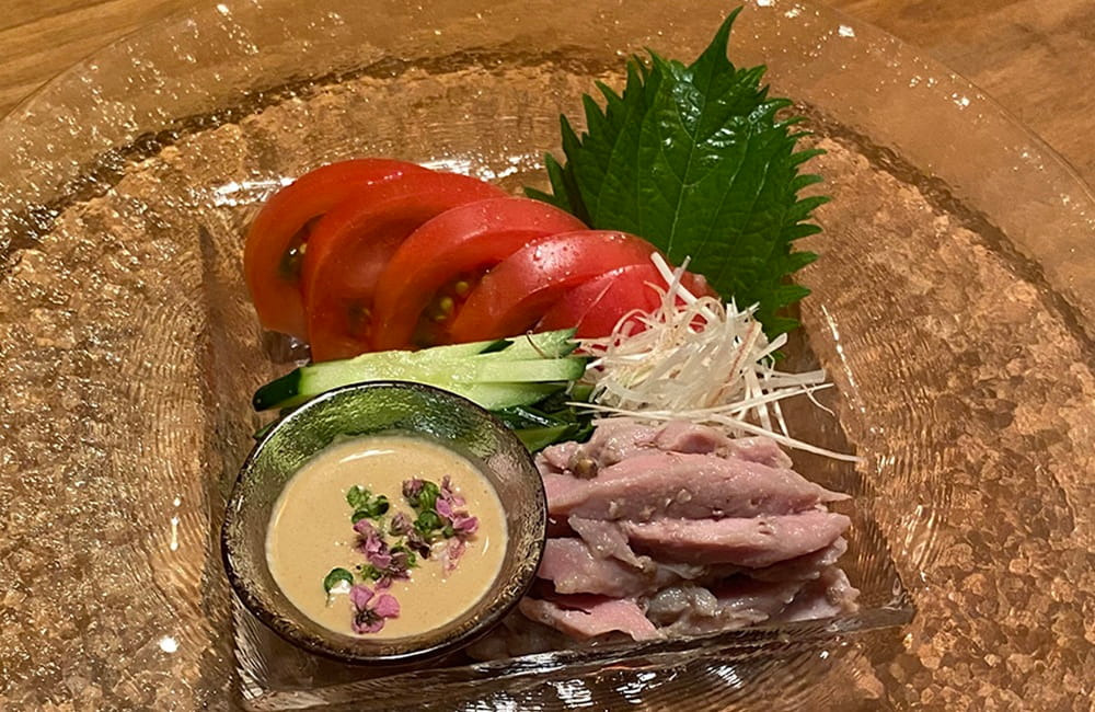 蒸し鴨サラダのごまダレかけ